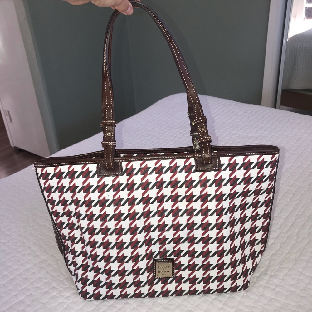 Saffiano Small Leisure Shopper tote